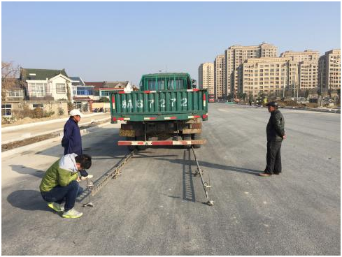 道路基層和面層的彎沉檢測.png